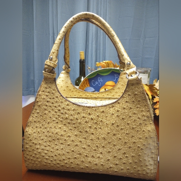NWOT/ Tan Croc Embossed Faux leather Tote handbag - Picture 2 of 11